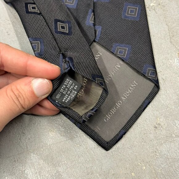 Giorgio Armani Tie Cravatte Box Pattern 100% Silk Made in Italy 4.25" - Picture 5 of 5